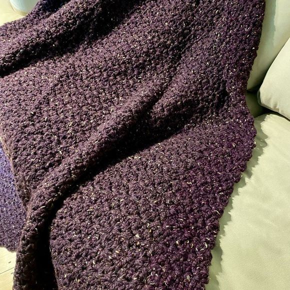 HAND CROCHETED BLANKET - Picture 2 of 4